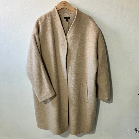 Exquisite Eileen Fisher Alpaca/Wool Coat - Picture 2 of 11